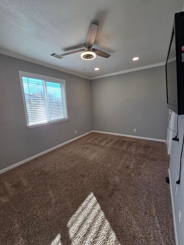 1070 Dara Court, Redding, CA 96003