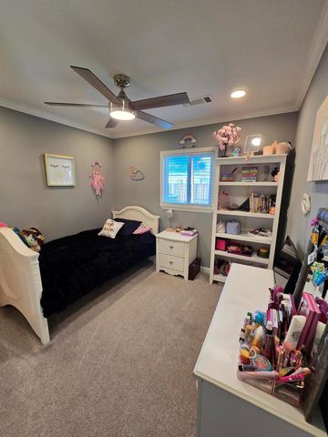 1070 Dara Court, Redding, CA 96003