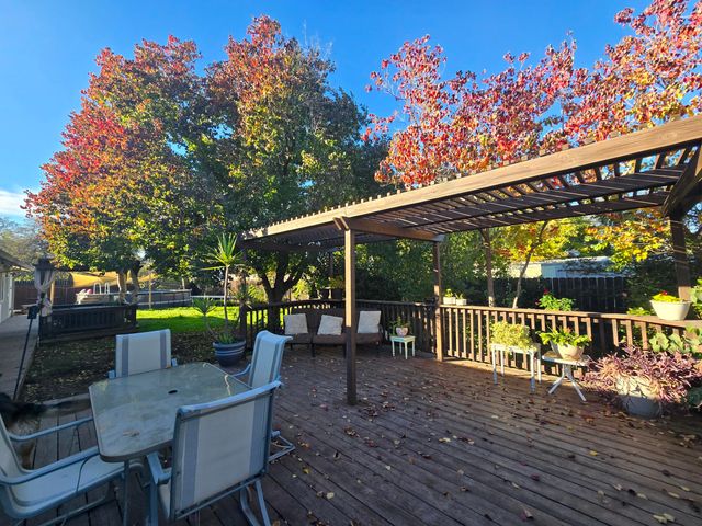 1070 Dara Court, Redding, CA 96003