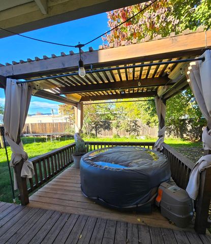 1070 Dara Court, Redding, CA 96003