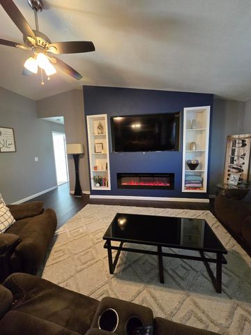 1070 Dara Court, Redding, CA 96003