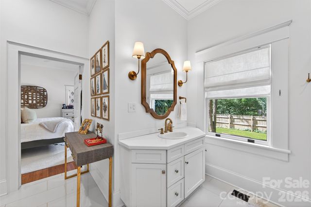 828 E Worthington Avenue, Charlotte, NC 28203