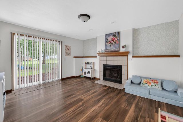 237 W Parkview Street, Cottage Grove, WI 53527