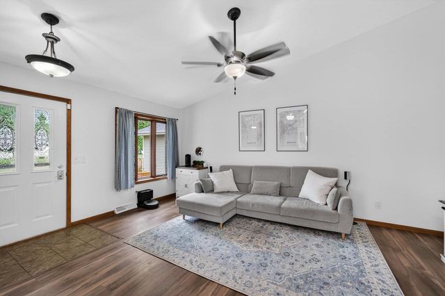 237 W Parkview Street, Cottage Grove, WI 53527