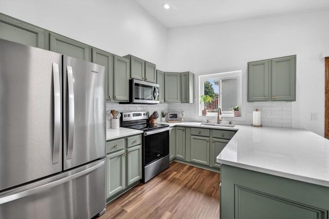 237 W Parkview Street, Cottage Grove, WI 53527