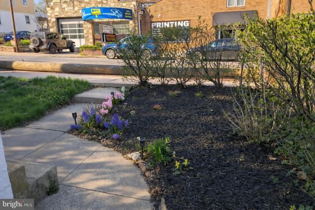 932 TOWNSHIP LINE RD, Elkins Park, PA 19027