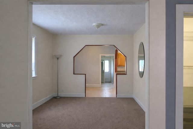 932 TOWNSHIP LINE RD, Elkins Park, PA 19027