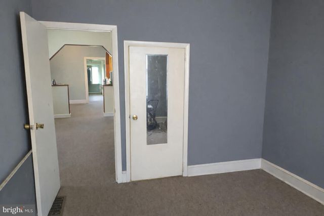 932 TOWNSHIP LINE RD, Elkins Park, PA 19027