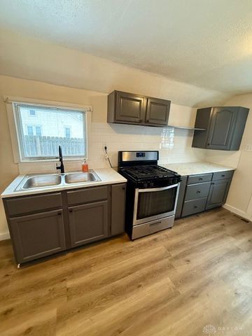 1866 Maiden Lane, Springfield, OH 45504