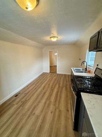 1866 Maiden Lane, Springfield, OH 45504