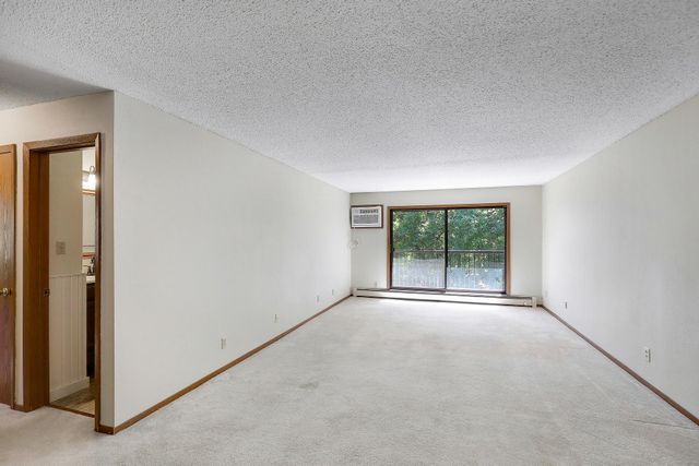 4 Pine Tree Drive 320, Arden Hills, MN 55112
