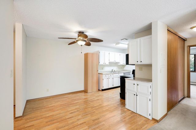 4 Pine Tree Drive 320, Arden Hills, MN 55112