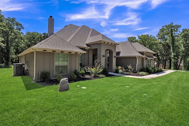 250 Red Top Road, Poolville, TX 76487