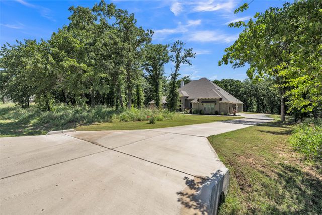 250 Red Top Road, Poolville, TX 76487