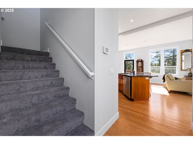 2361 S EDGEWOOD St, Seaside, OR 97138