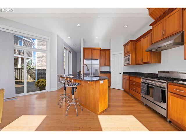 2361 S EDGEWOOD St, Seaside, OR 97138