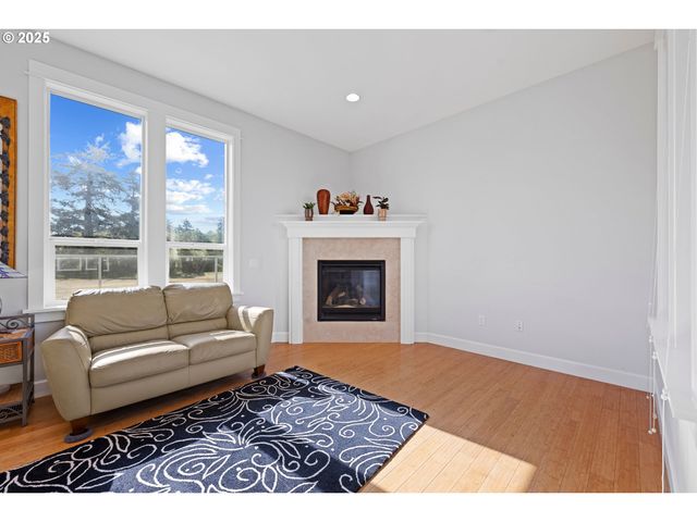 2361 S EDGEWOOD St, Seaside, OR 97138