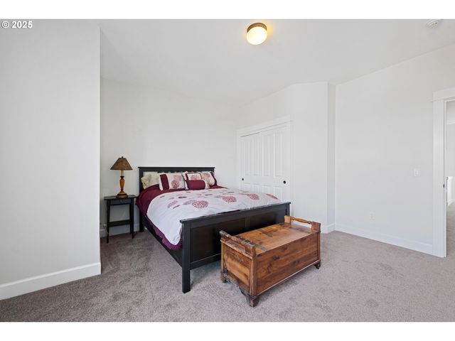 2361 S EDGEWOOD St, Seaside, OR 97138