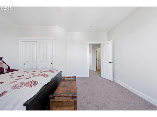 2361 S EDGEWOOD St, Seaside, OR 97138