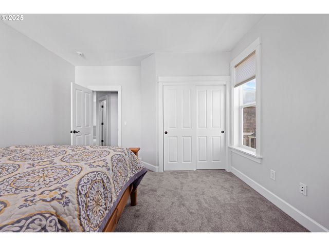 2361 S EDGEWOOD St, Seaside, OR 97138