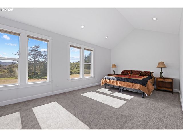 2361 S EDGEWOOD St, Seaside, OR 97138