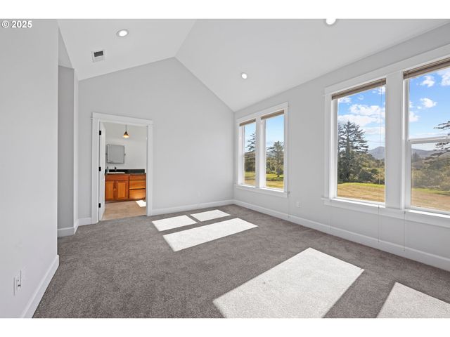 2361 S EDGEWOOD St, Seaside, OR 97138