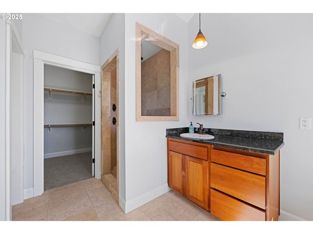 2361 S EDGEWOOD St, Seaside, OR 97138