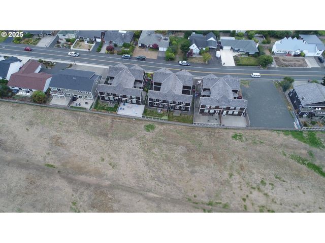 2361 S EDGEWOOD St, Seaside, OR 97138