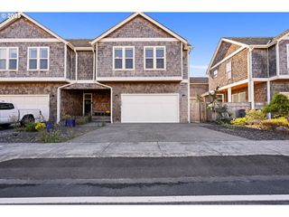 2361 S EDGEWOOD St, Seaside, OR 97138