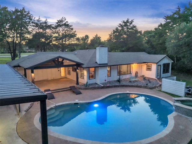 2010 Clearview Drive, Midlothian, TX 76065
