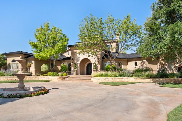 201 Duval Drive, Levelland, TX 79336