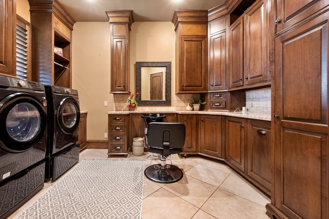 201 Duval Drive, Levelland, TX 79336