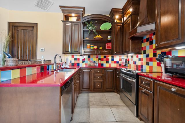 201 Duval Drive, Levelland, TX 79336