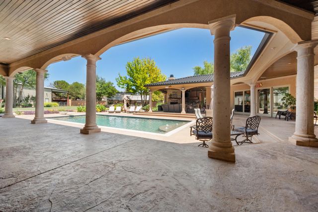 201 Duval Drive, Levelland, TX 79336