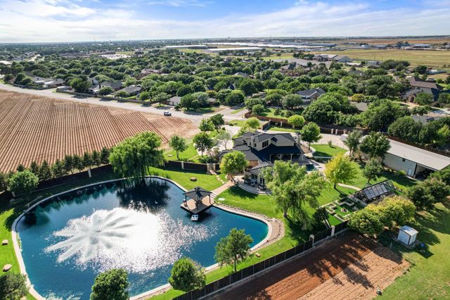 201 Duval Drive, Levelland, TX 79336