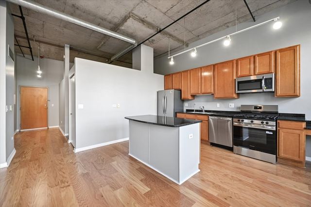 6 S Laflin Street 304, Chicago, IL 60607