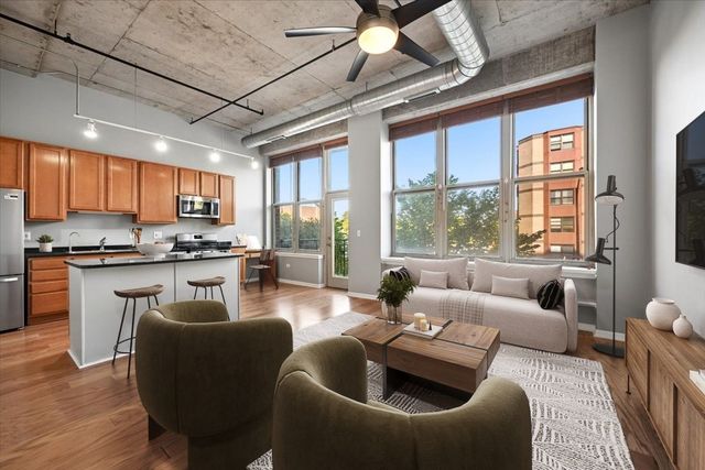 6 S Laflin Street 304, Chicago, IL 60607