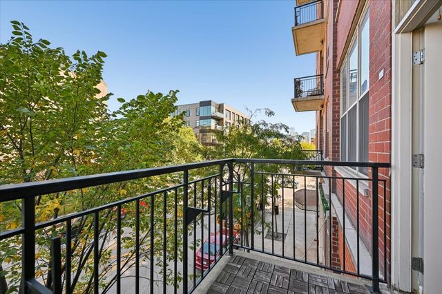 6 S Laflin Street 304, Chicago, IL 60607