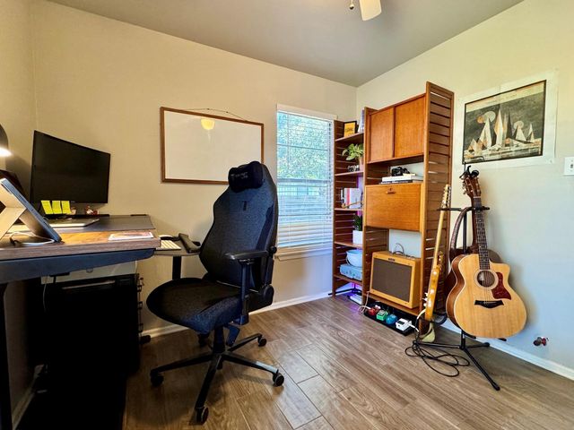 1402 Camelot CIR, Austin, TX 78745