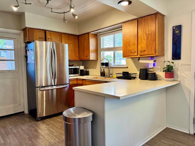 1402 Camelot CIR, Austin, TX 78745