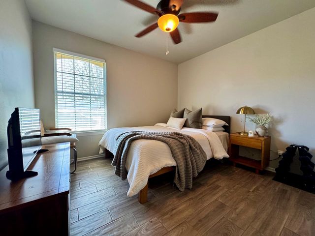 1402 Camelot CIR, Austin, TX 78745