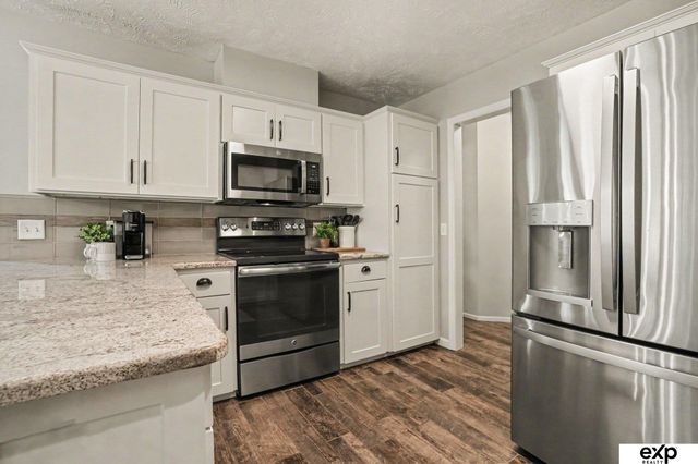 13510 Hillsborough Drive, Omaha, NE 68164