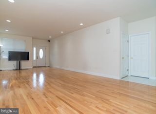 800 RED LION RD, Philadelphia, PA 19115