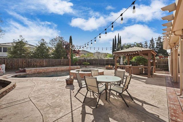 4526 Oakridge Dr, Tracy, CA 95377