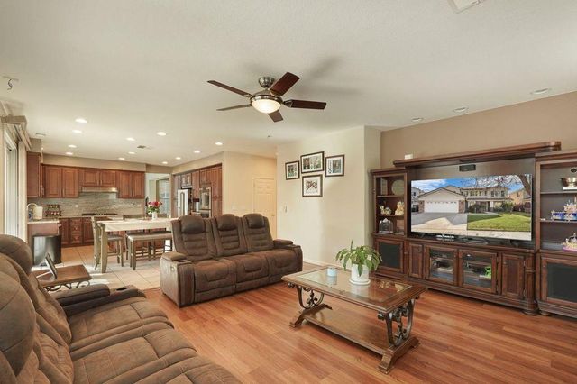 4526 Oakridge Dr, Tracy, CA 95377