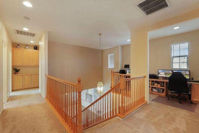 4526 Oakridge Dr, Tracy, CA 95377