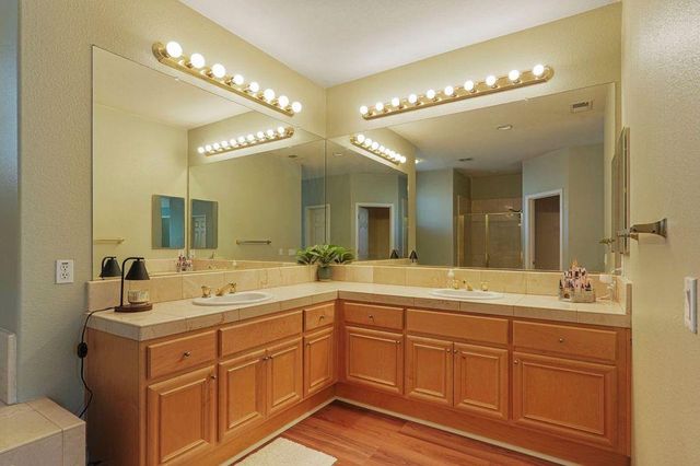 4526 Oakridge Dr, Tracy, CA 95377