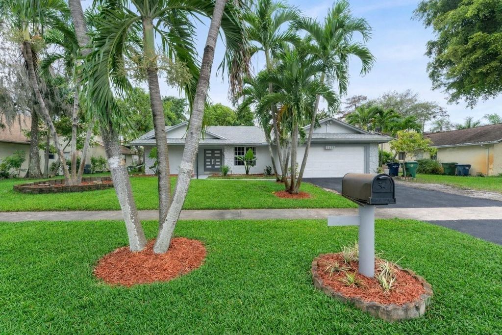 7138 NW 49th Place, Lauderhill, FL 33319