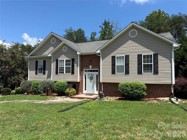 97 Freshfield Drive, Hudson, NC 28638