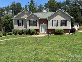 97 Freshfield Drive, Hudson, NC 28638